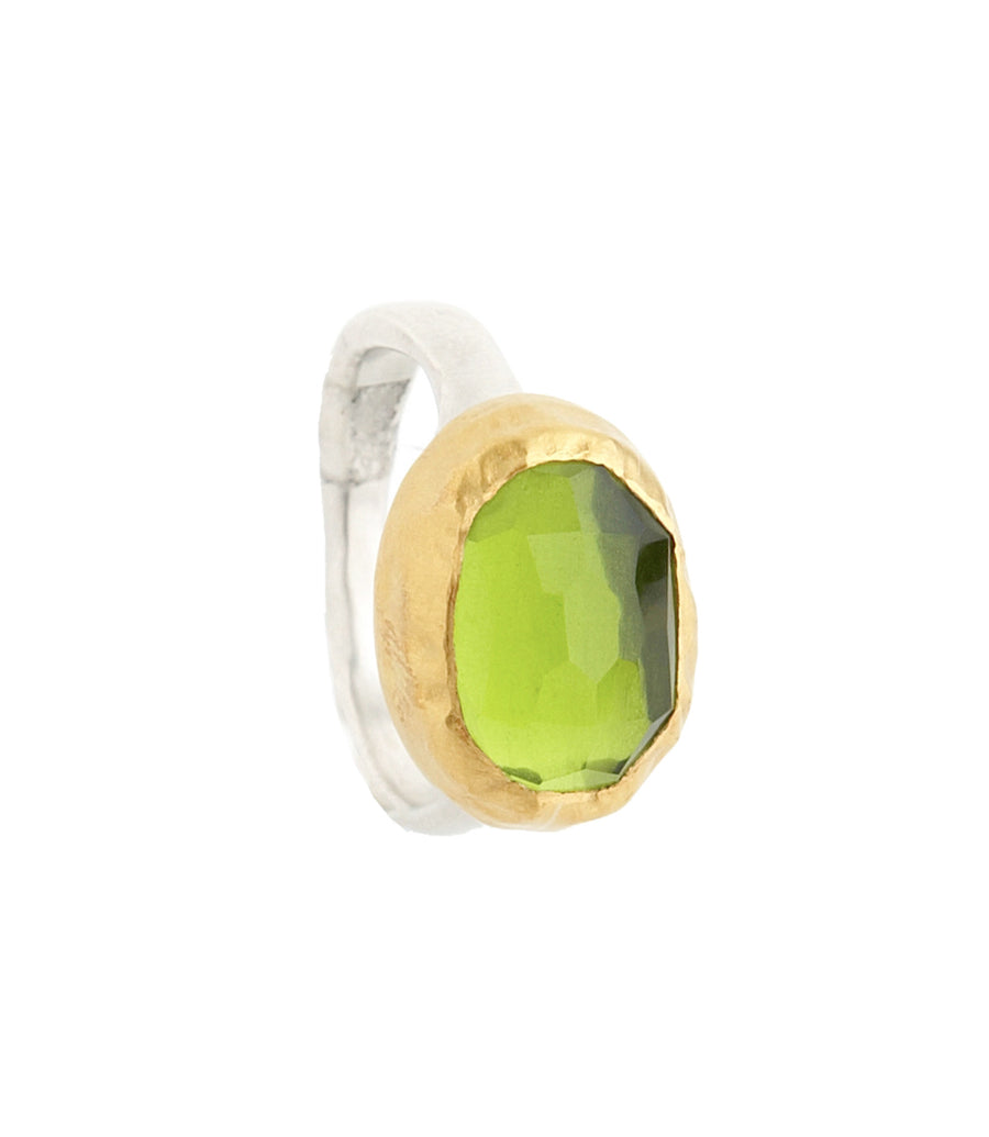 SMALL OVAL PERIDOT GREEN STONE RING