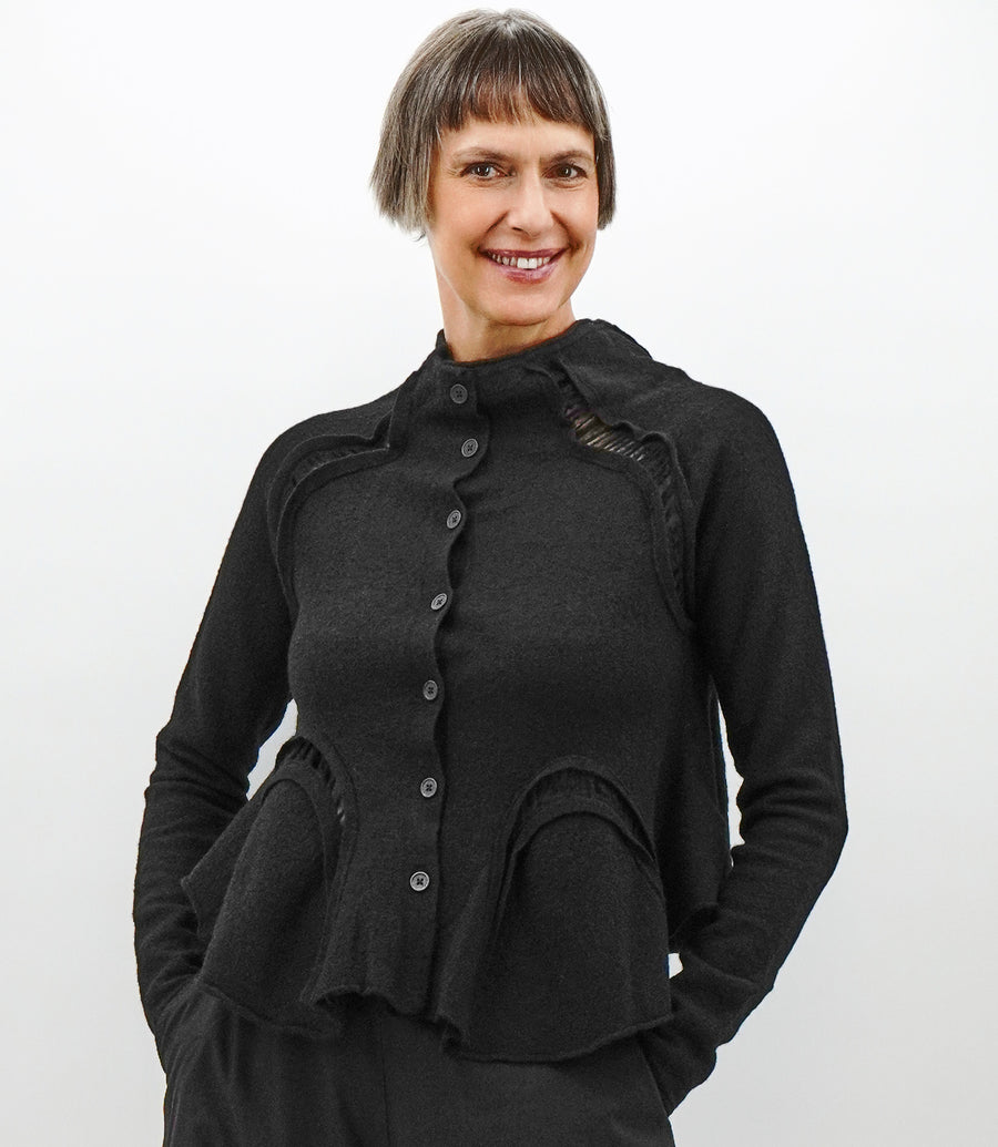 BLACK SWEATER