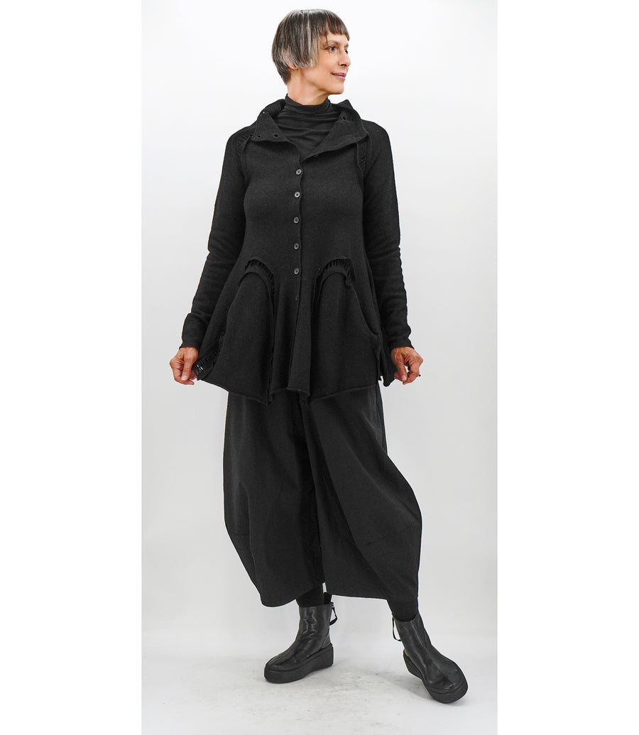 BLACK LONG SWEATER