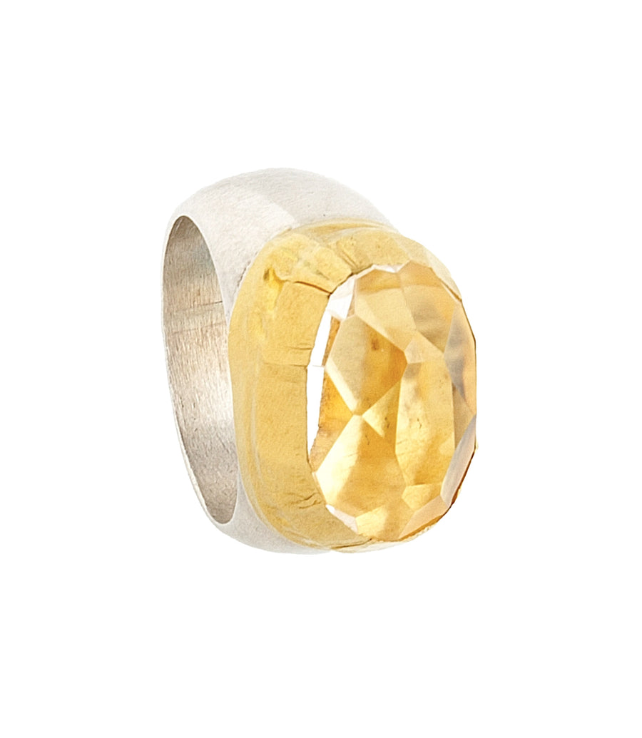 LARGE OVAL CITRINE QUARTZ STONE RING