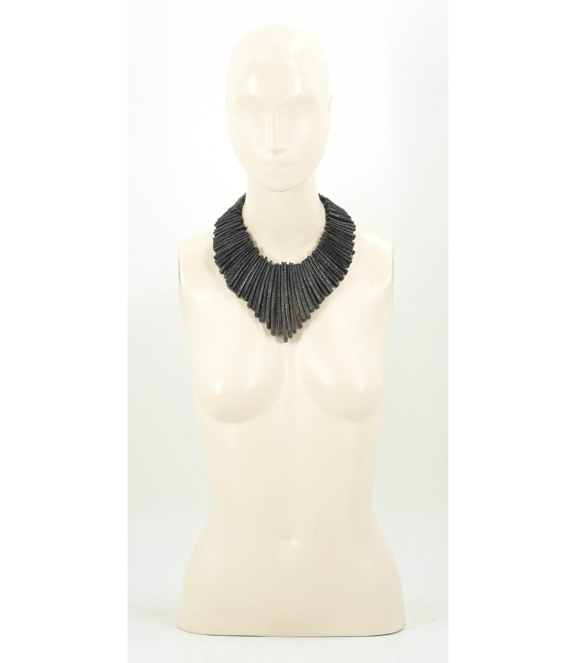 CARVED WOODED STICK COLLAR NECKLACE